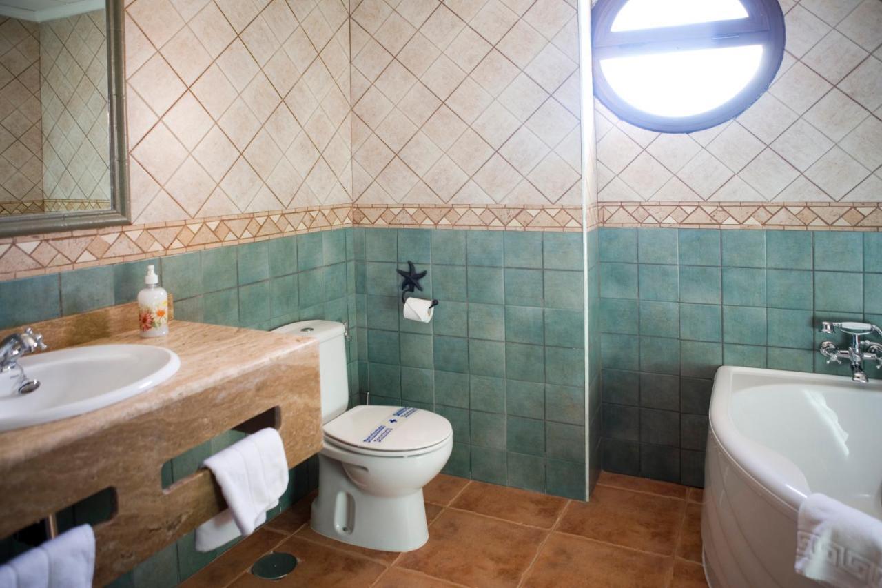 Hotel-Restaurante Cerrillo San Marcos Дьесма Экстерьер фото